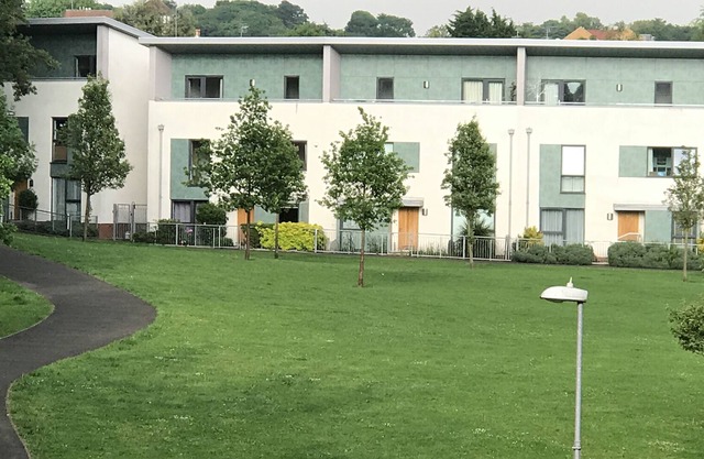 Brentwood Town Apartment. A Fully Furnished 2 Bedroom Apartment in Brentwood