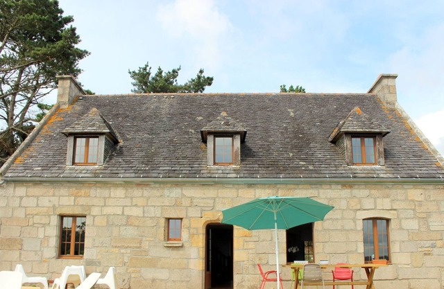 Breton stone house with panoramic sea views, Plouzané