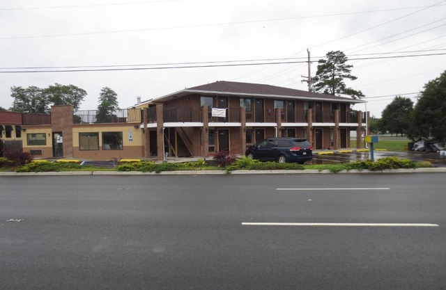Brick Motor Inn