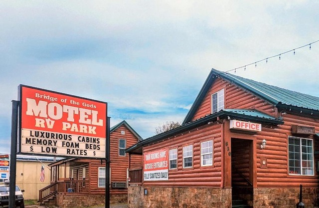 Bridge of The Gods Motel, Cabins & RV Park