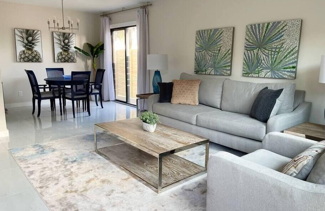 Bright 2-bed blks from the ocean | tranquil patio