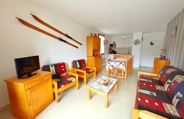 Bright 2-room apartment with loggia in Les Rousses