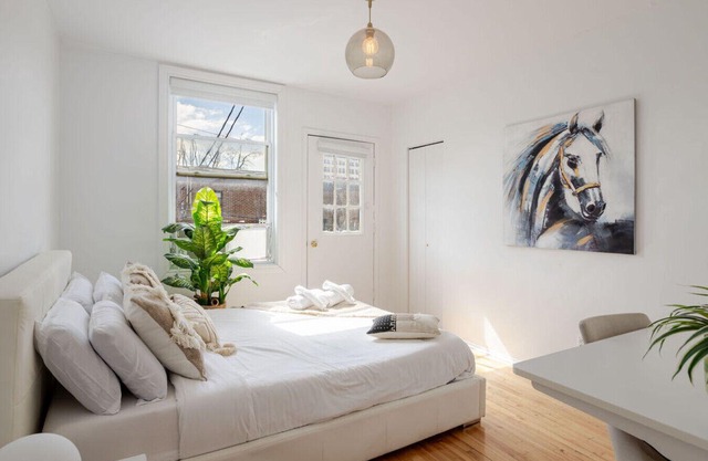 Bright 2BR in Plateau Mont-Royal | Downtown