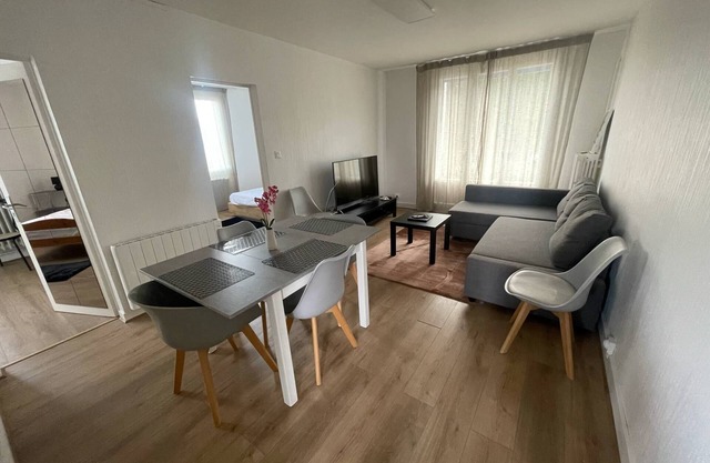 Bright 3-bedroom apartment