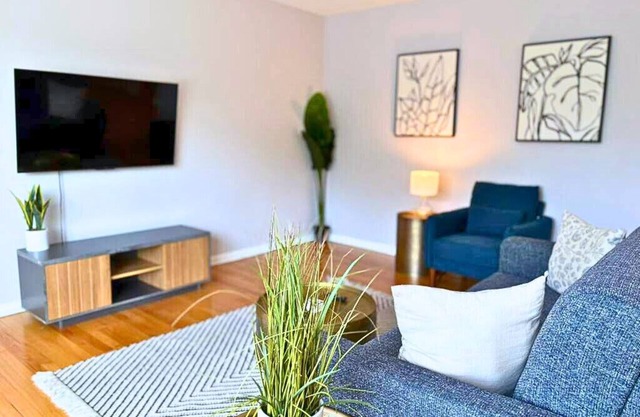 Bright & Airy 1-Bedroom Unit