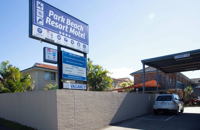 Bright & Airy Apartment Ideal for Families or Work Crews in Coffs Harbour