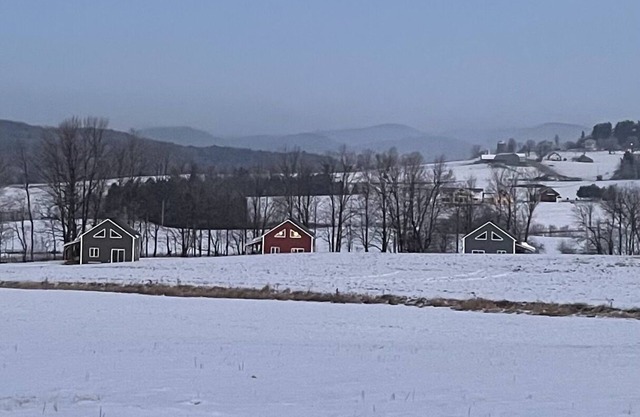 bright and clean cabin with spectacular views and close to skiing, hiking etc