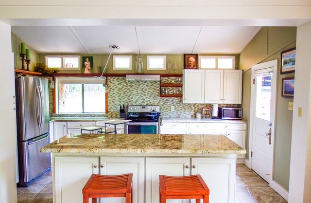 Bright And Comfy Home In The Eclectic, Antique Methodist Encampment Neighborhood