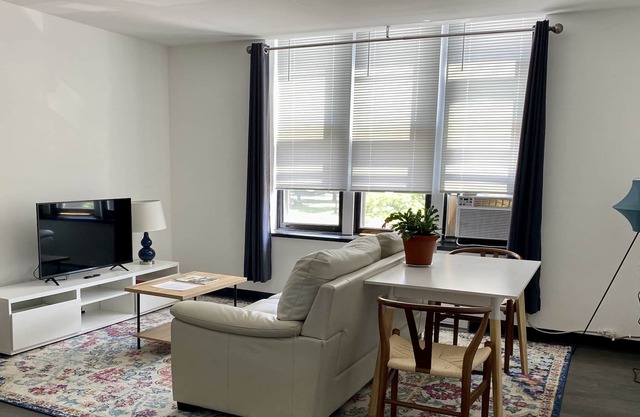Bright and contemporary studio in Downtown Wausau