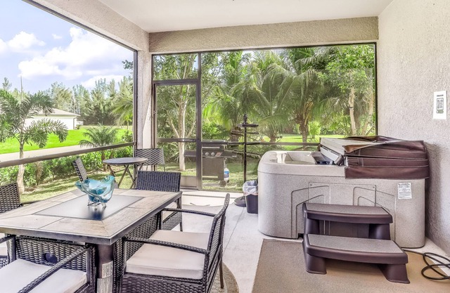 Bright and Spacious Home with Private Hot Tub, Free WiFi