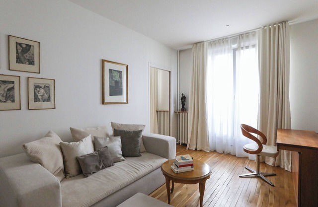 Bright apartment for 4