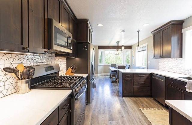Bright, beautifully updated private unit in the Linda VIsta neighborhood - Mountain Views!