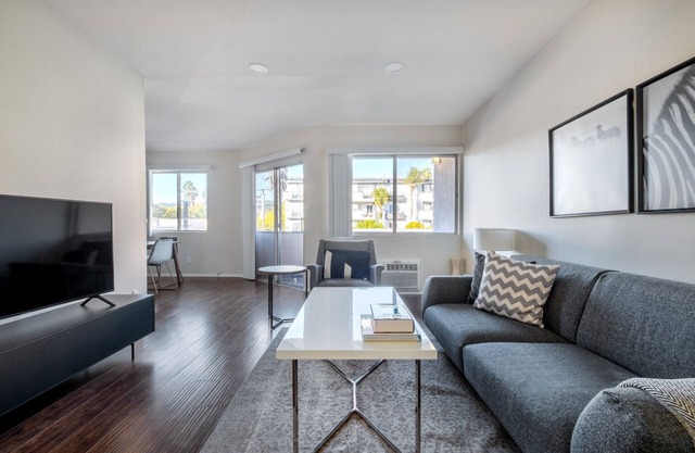 Bright Beverly Hills 1BR near Shops on Rodeo Drive, by Blueground