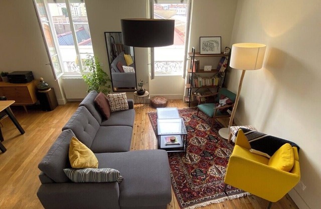 Bright Duplex on the Top Floor!