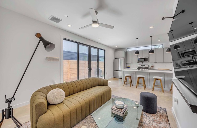 Bright Modern, Boggy Creek - Eastside Urban Dream