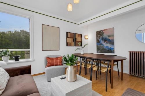 Bright & Spacious Stay for Families and Friends