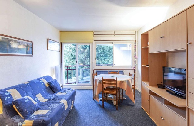 Bright studio for 6 people near slopes and shops