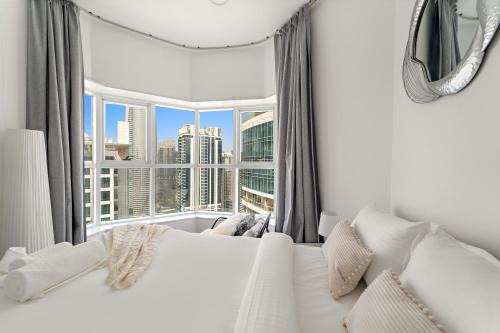Bright Studio in Dubai Gate 2