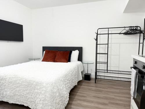 Bright Studio in Old Street 2