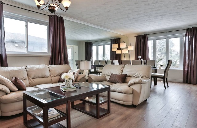 Bright, Stylish & Cozy 3 Bedroom House in a Great Location!