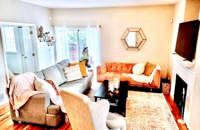 Bright & Stylish Home Away From Home w Spacious Bedrooms + Game Room