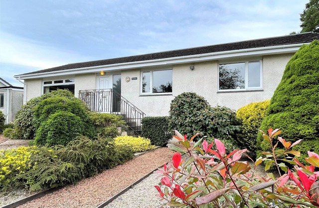 Brookfield, picturesue quiet location, sleeps 8, pet friendly