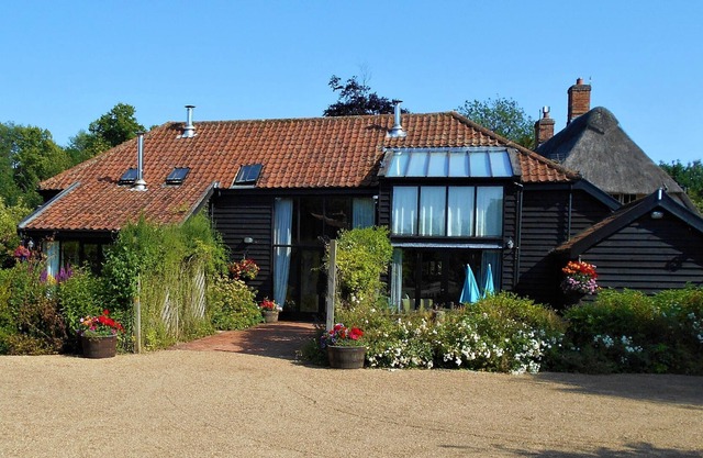 Brundish, Suffolk Large 4-Bed Barn Stunning!