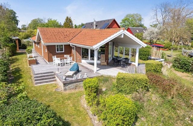 "Brunman" - 10m to the fjord by Interhome