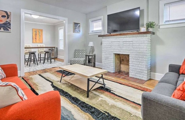 Bryden Rd Beauty Near Franklin Park and Downtown
