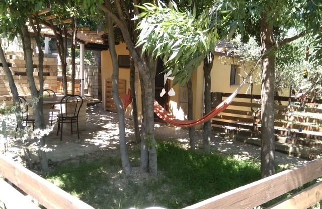 BUBO - Among the plants just a stone's throw from the pool