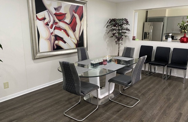 Buckhead 7 BDR Home by lenox 10Bed 20ppl park free