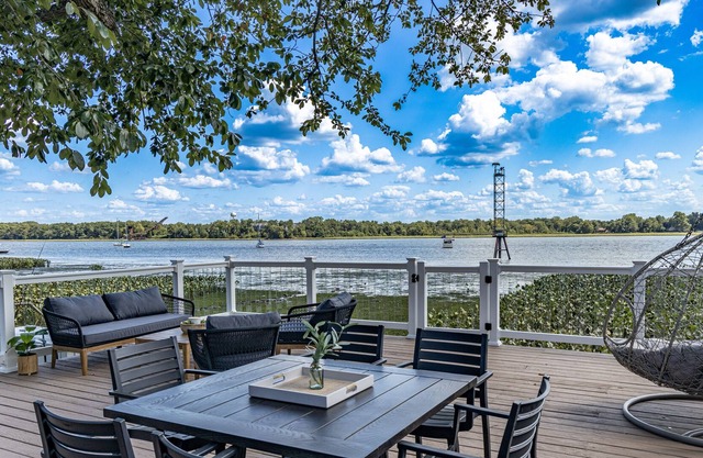 Bucks County Riverfront Cottage