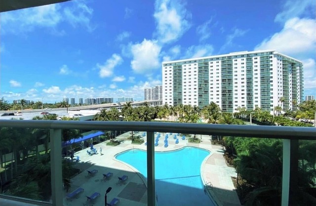 Building located across road from the ocean !