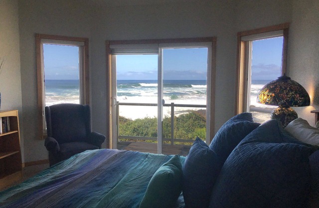Built for fun! Crashing waves, hot tub and game room. Sleeps 8 adults.