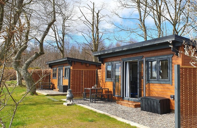 Bumblebee Cabin at Redroofs