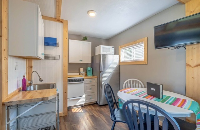 Bungalow 2: Boji Bunkhouse Bungalow