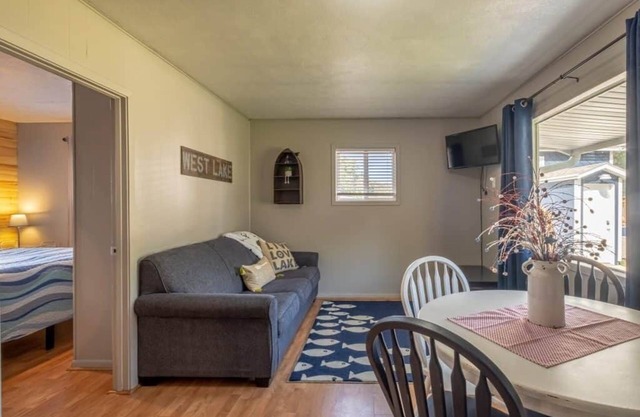 Bungalow 5: Lake Livin’ Bungalow