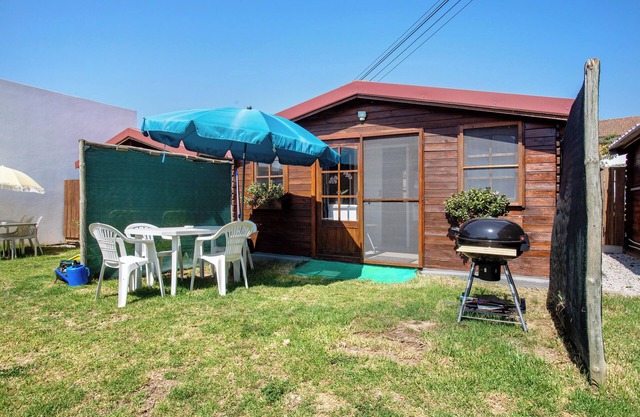 Bungalow 'Aquário' with Shared Garden, Wi-Fi and Air Conditioning