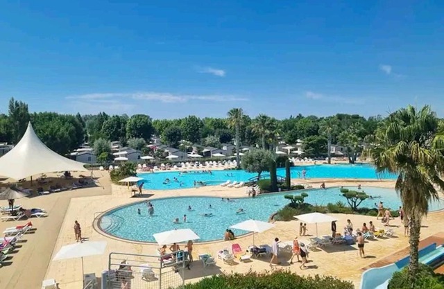 Bungalow charmant près de Vias avec piscine partagée