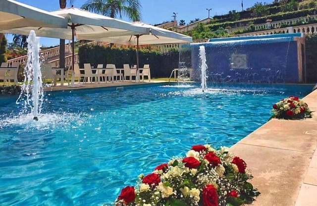 Bungalow in Santa Venerina with garden