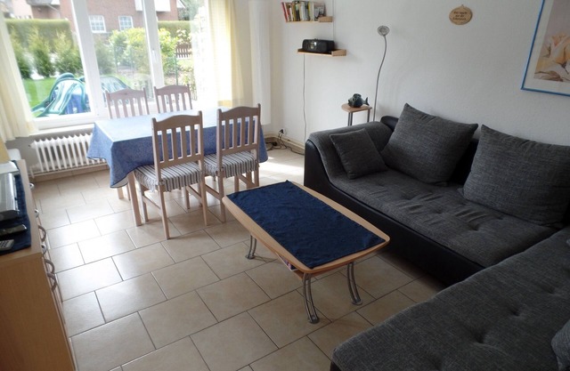 Bungalow 'Kleiner' with Private Terrace and Shared Garden