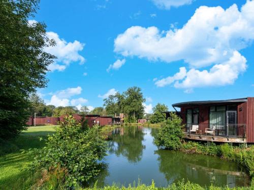 Bungalow Near Forest & Lake