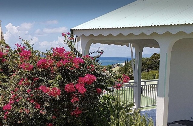 Bungalow 'SEAVIEW (5 minutes from the beach)