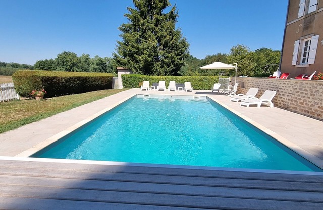 Burgundy, Saône et Loire with swimming pool and tennis
