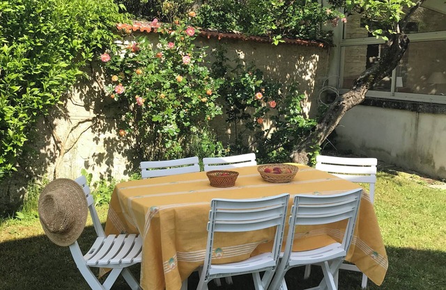 BURGUNDY : LOVELY HOUSE WITH A VIEW ON THE COUNTRYSIDE