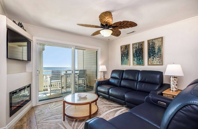 By The Ocean Blue: Oceanfront Luxury on Caswell Beach with Community Pool