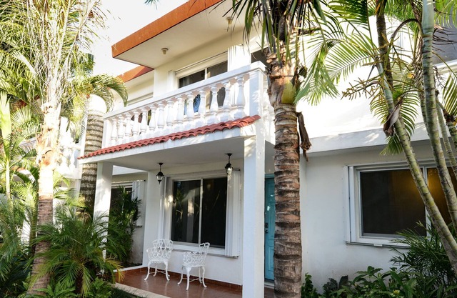 Céntrica Cómoda Villa de 3 Recámaras y 2 Pisos V6