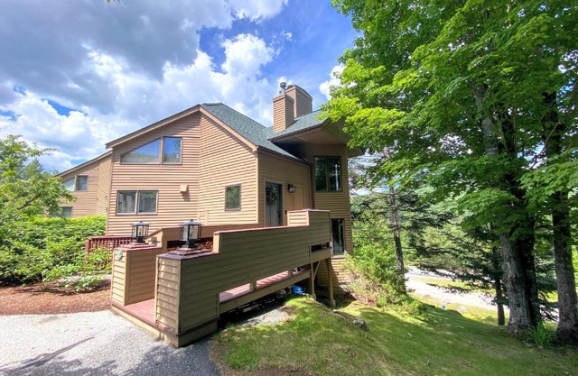 C12 Homey Bretton Woods slopeside townhome for your family getaway to the White Mountains