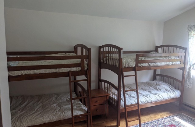 LaTulippe House -Quiet forest as a backyard!