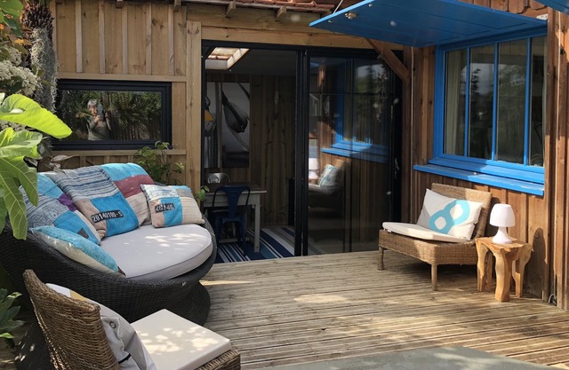 Cabin at the water's edge 4 people